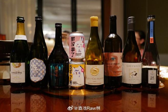 看著她從選釀酒師,選工廠,找設計師,籌備釀造再到第一批產品問世,一大